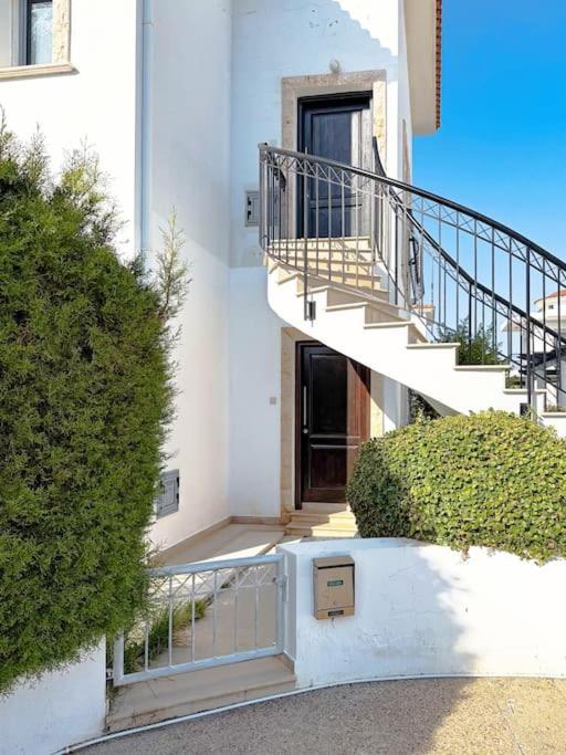 Cozy Beachside Apartment with Pool Access - Ideal for Relaxation
