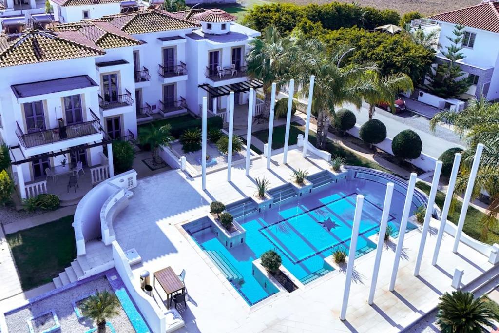 Cozy Beachside Apartment with Pool Access - Ideal for Relaxation