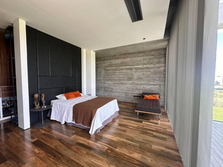 Casa Moderna Lago, Golf y Estilo