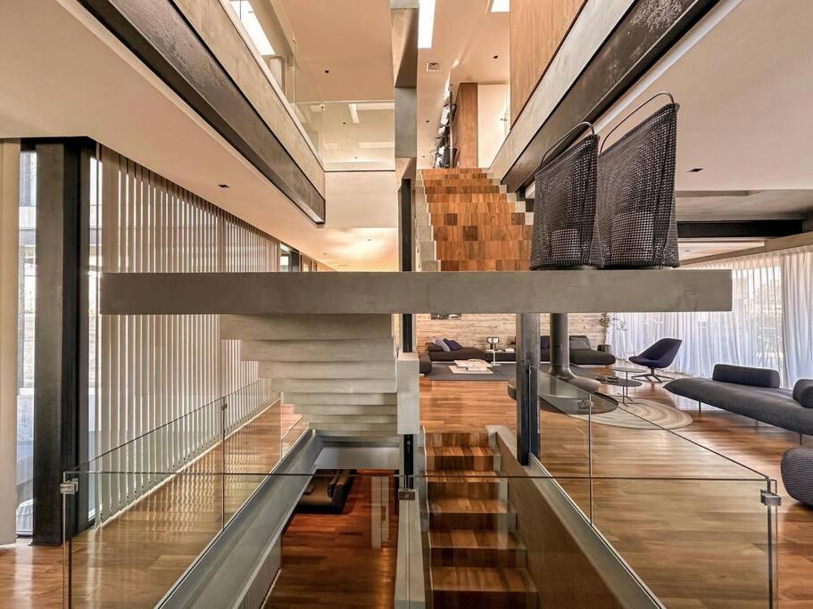 Casa Moderna Lago, Golf y Estilo
