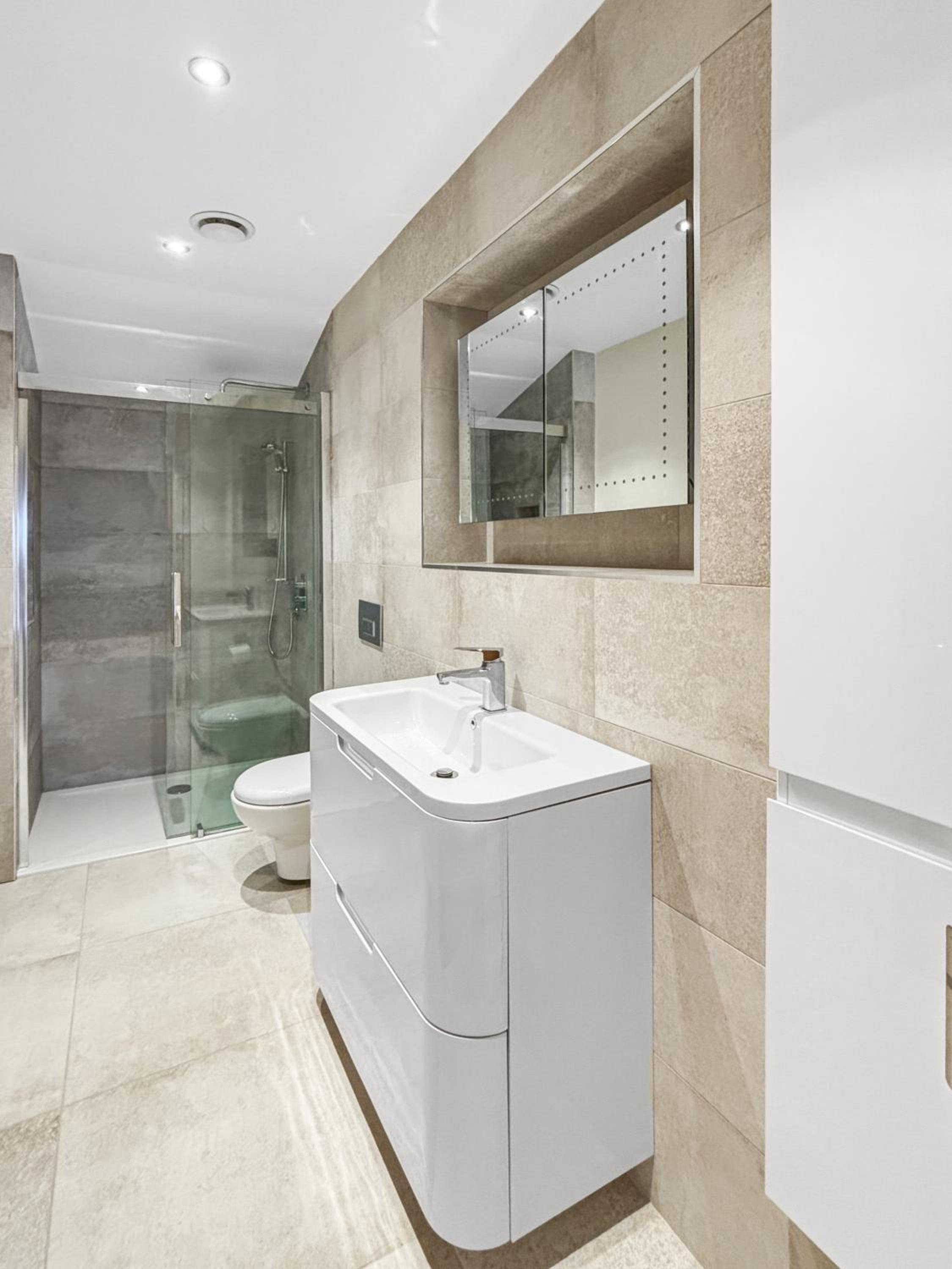 Potter House - Sleeps 8 - Keyworth, photo 26