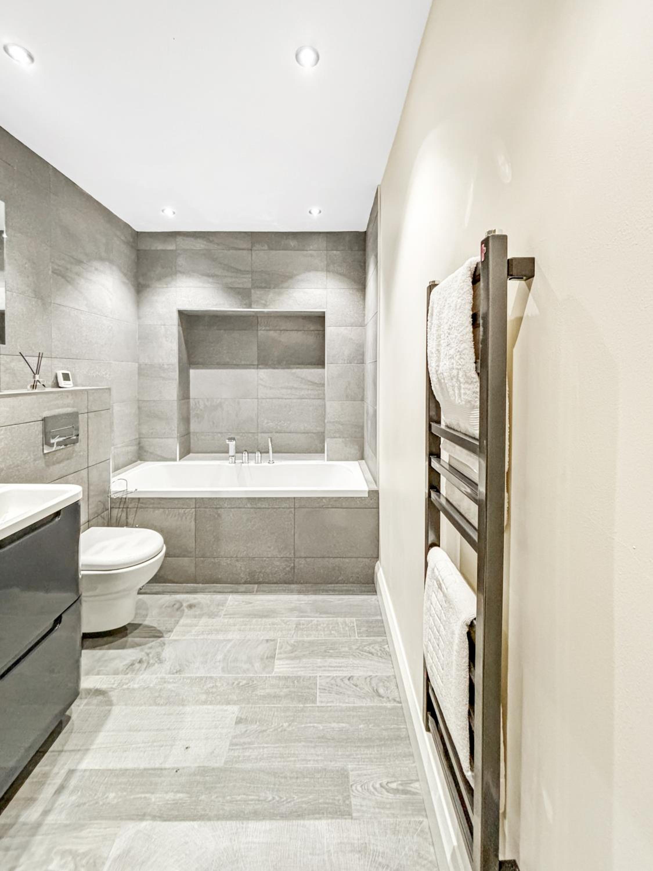 Potter House - Sleeps 8 - Keyworth, photo 15