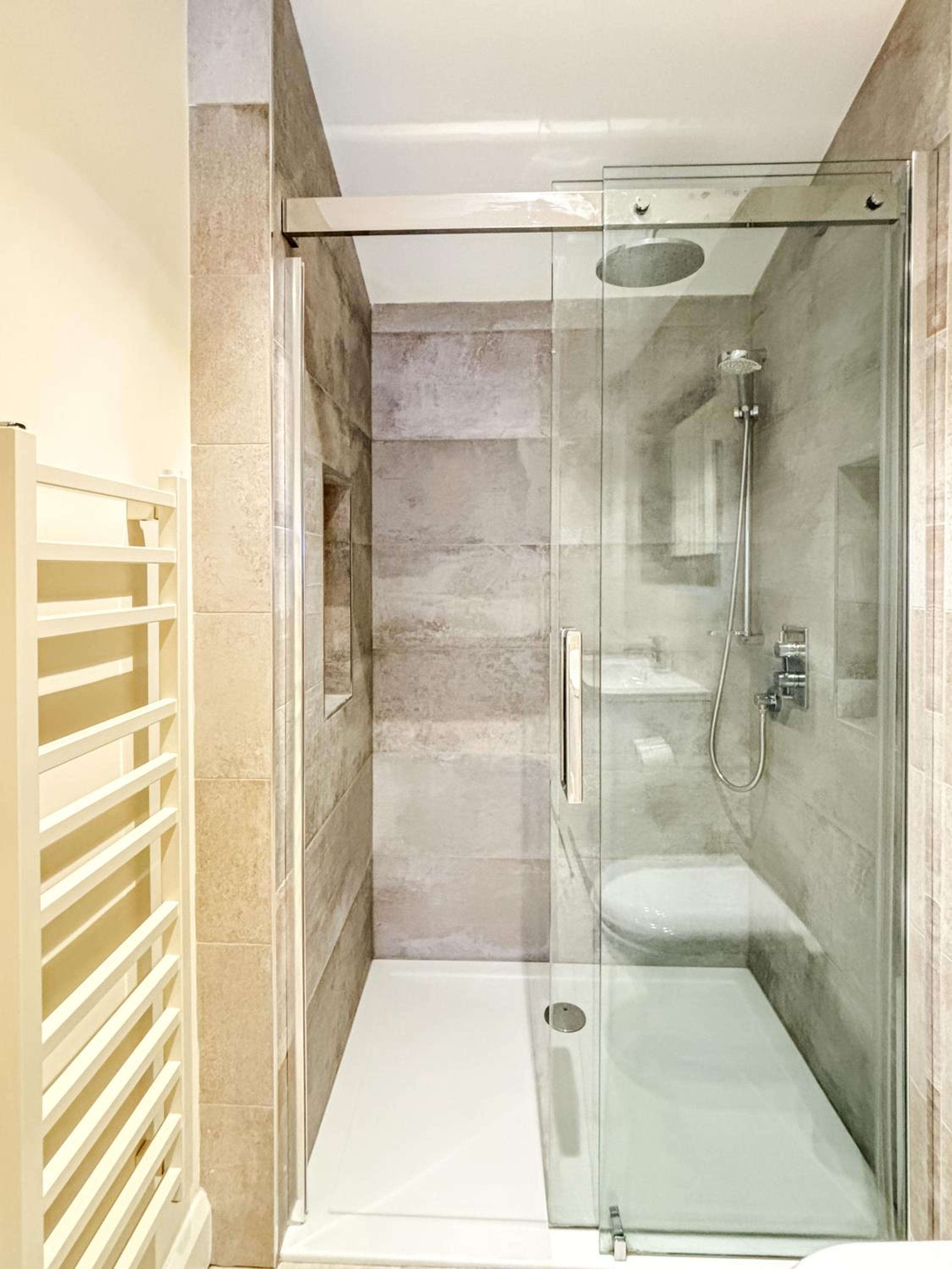 Potter House - Sleeps 8 - Keyworth, photo 13