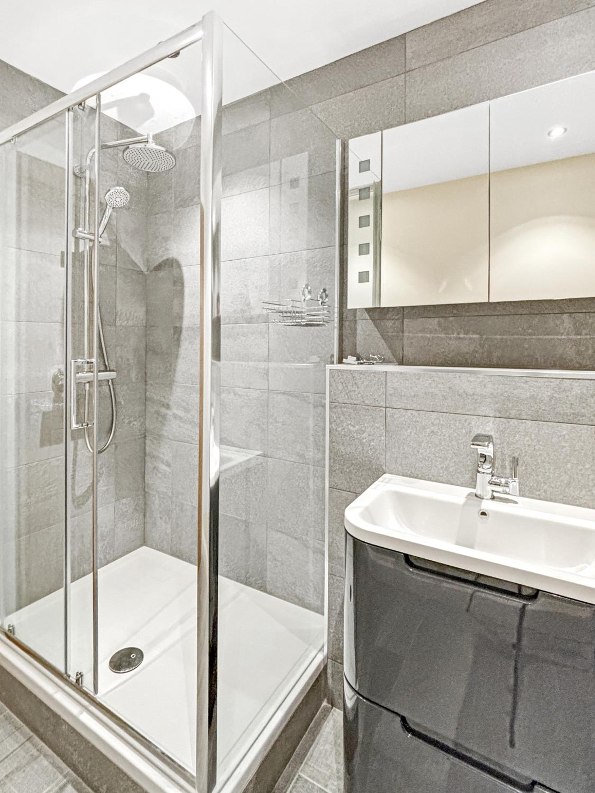 Potter House - Sleeps 8 - Keyworth, photo 23