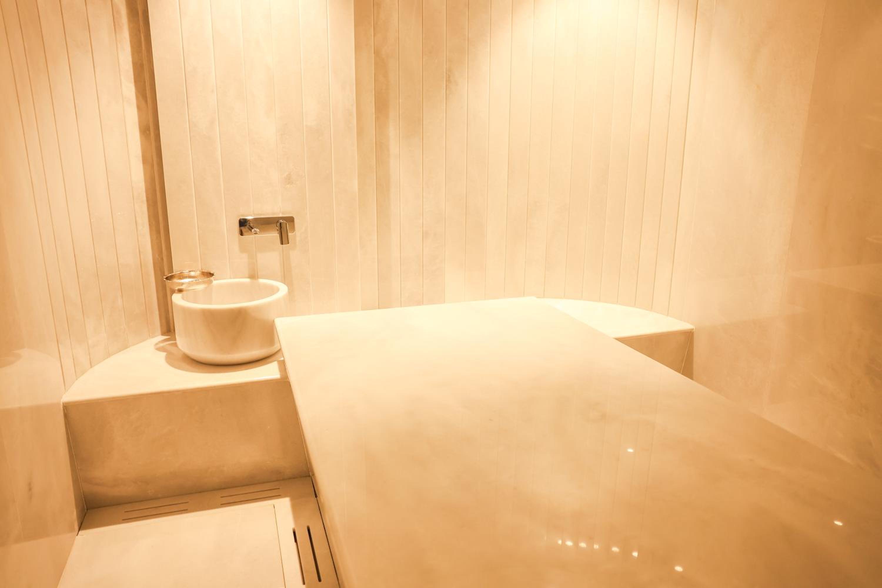 FOUR HILLS HOTEL - Image 64