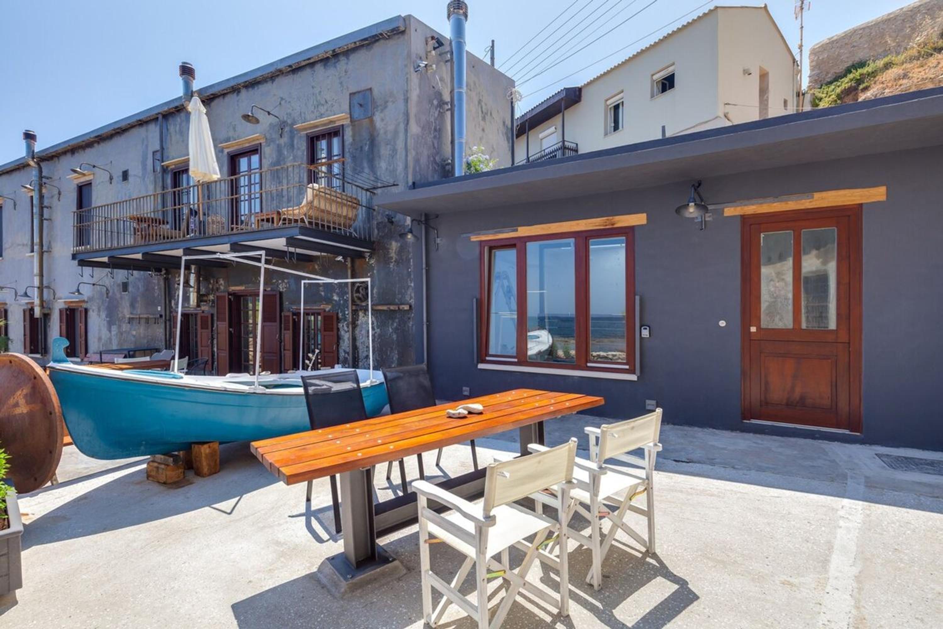 Skiff - Transformed studio on the water's edge view 4