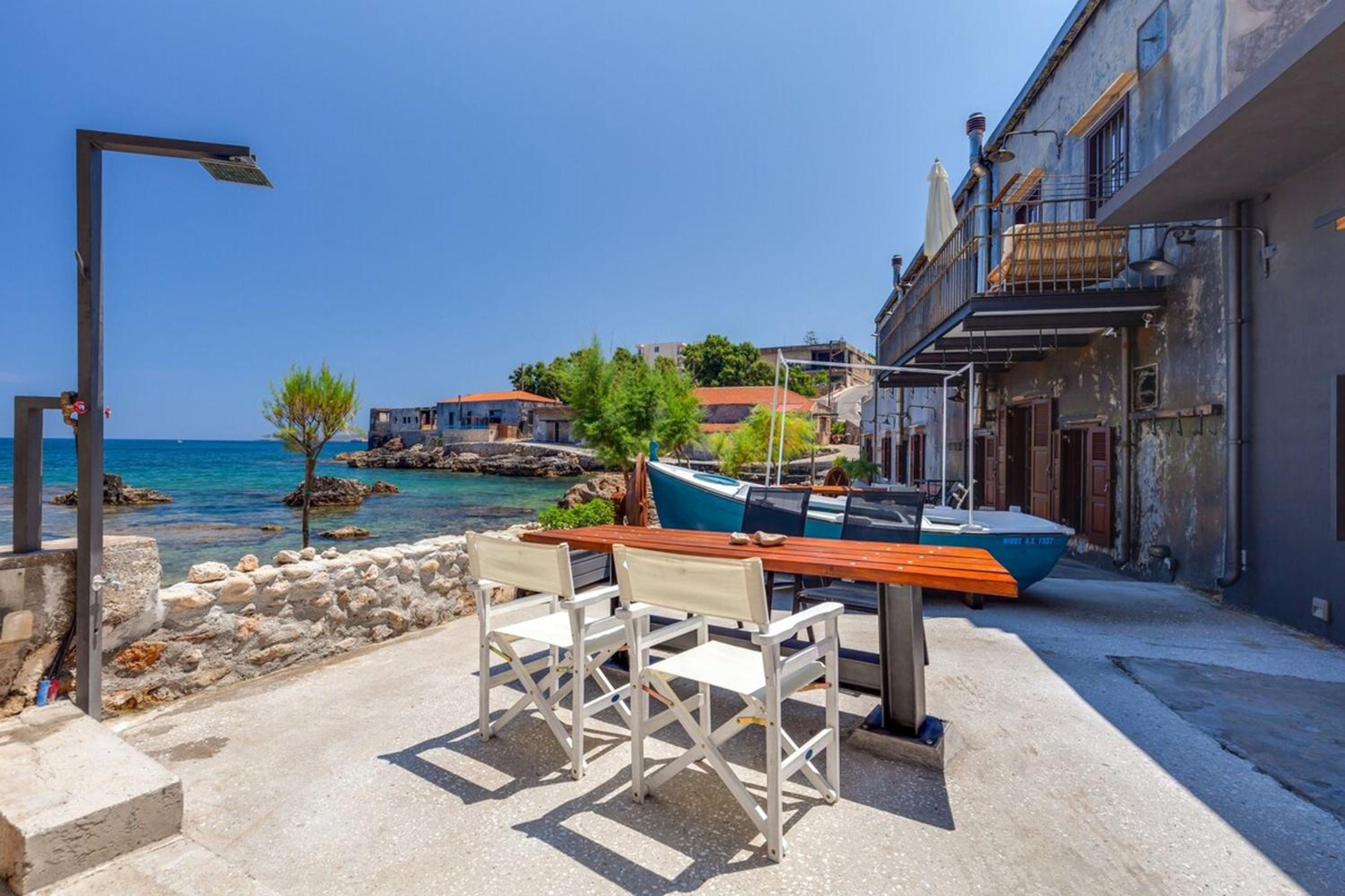 Skiff - Transformed studio on the water's edge view 5