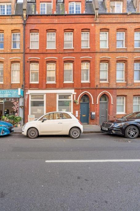 Studio Flat in Victorian West Kensington Mansion with balcony