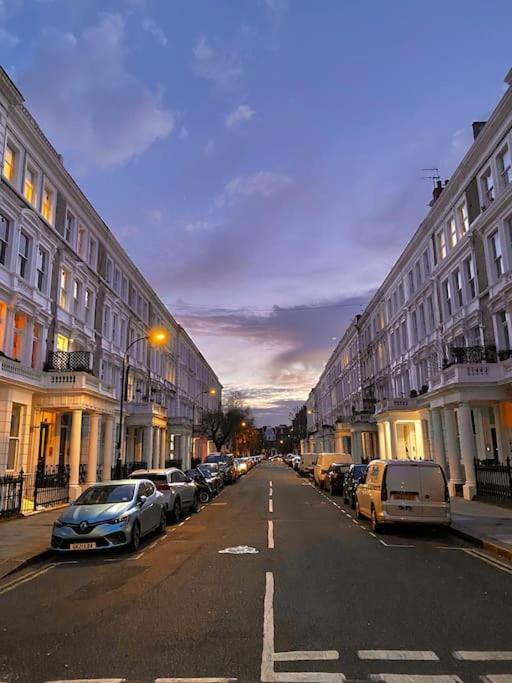 Studio Flat in Victorian West Kensington Mansion with balcony
