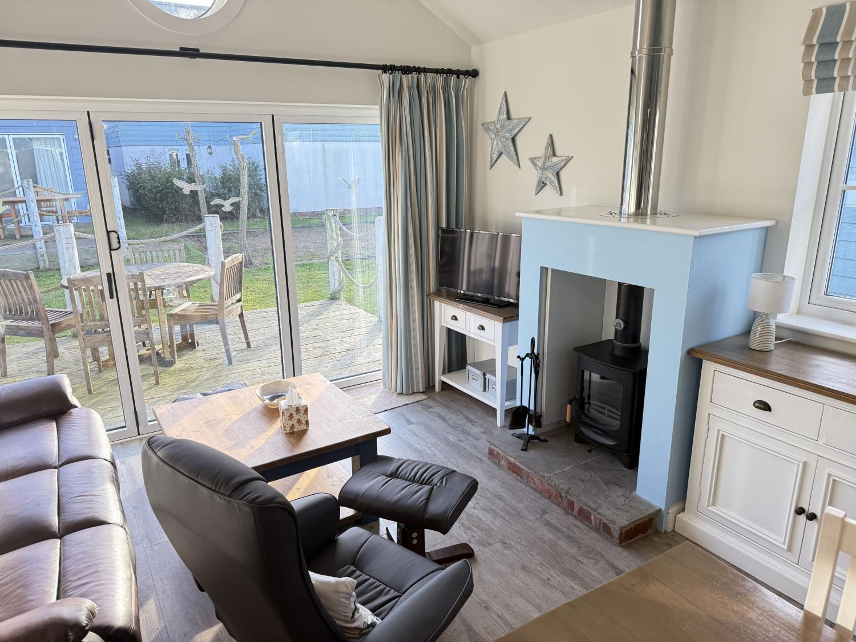 Puffin Lodge - Part of the The Bay Filey Holiday Village with pool, gym and direct beach access, pub, restaurant, tennis and meadows walks