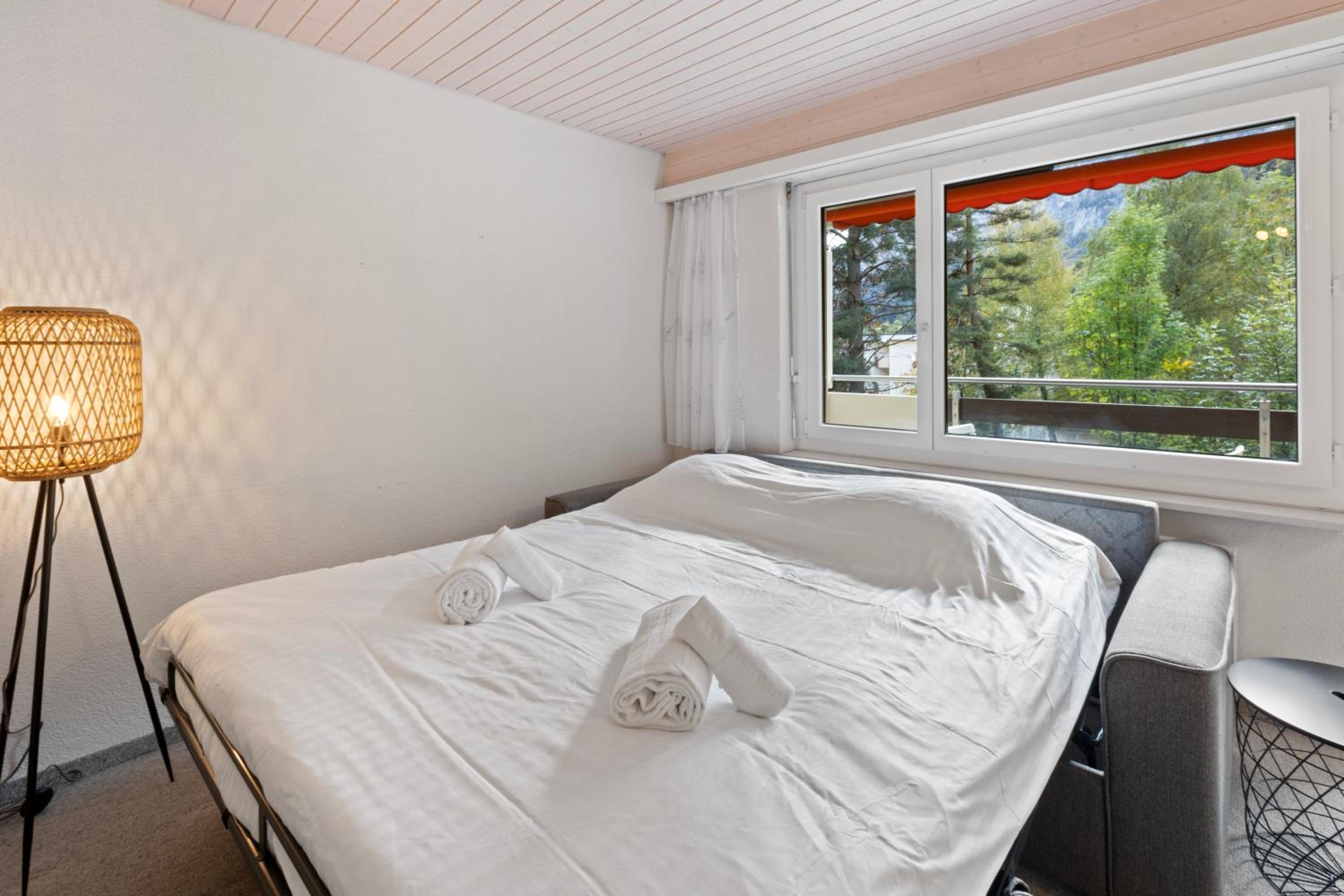 Studio lumineux avec vue sur les montagnes