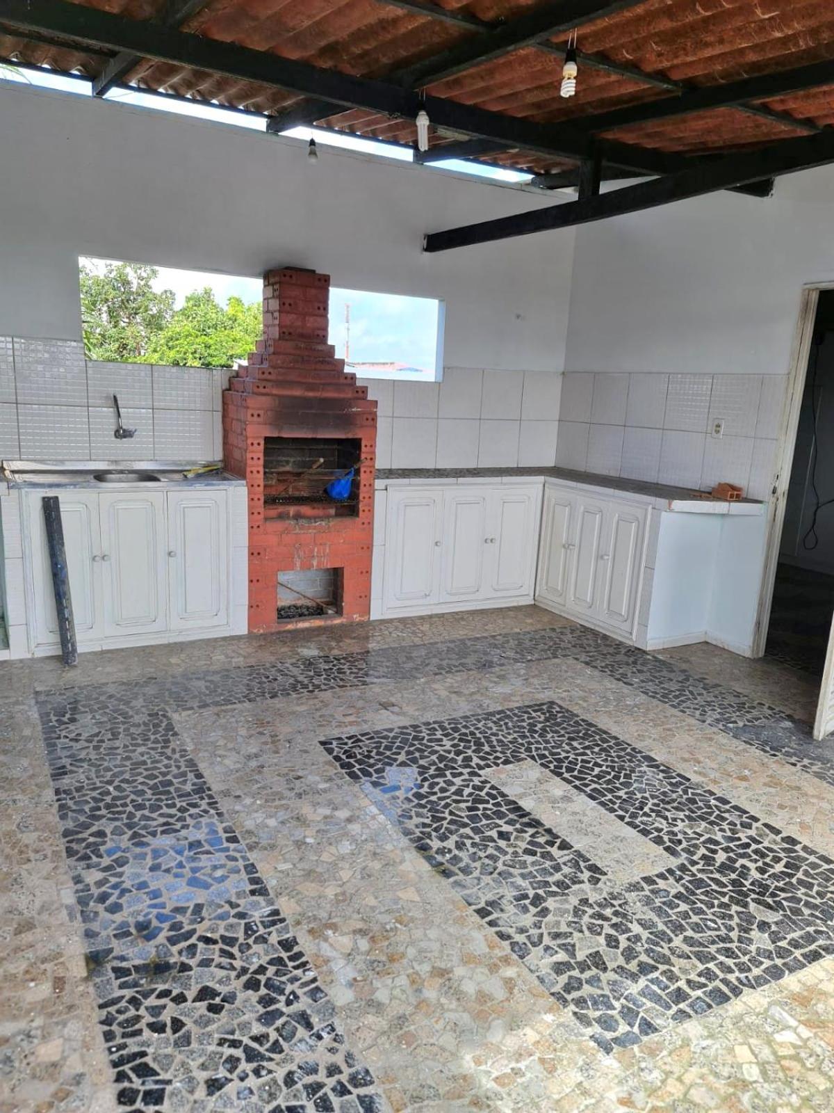 Casa ampla e bem localizada