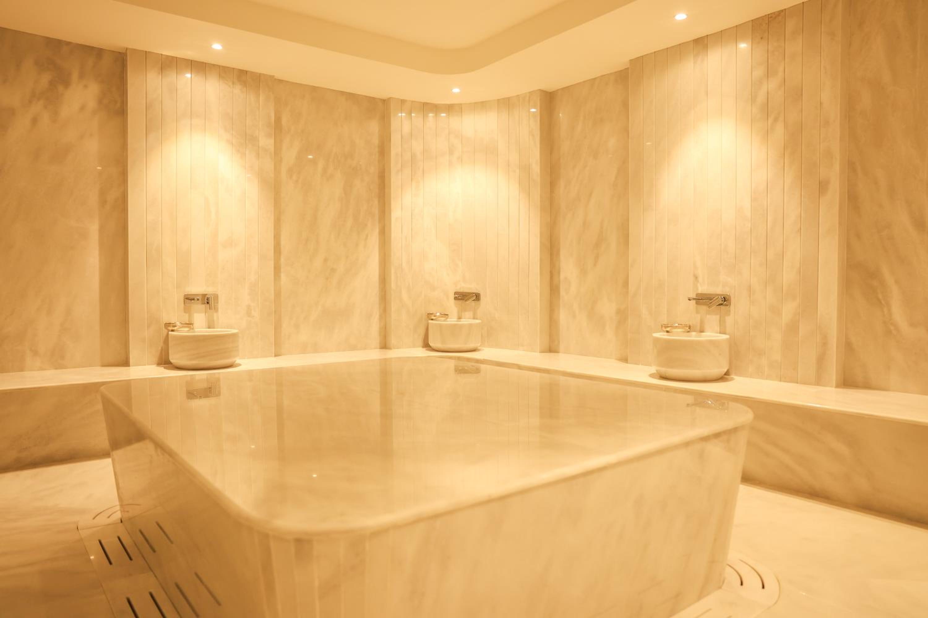 FOUR HILLS HOTEL - Image 73