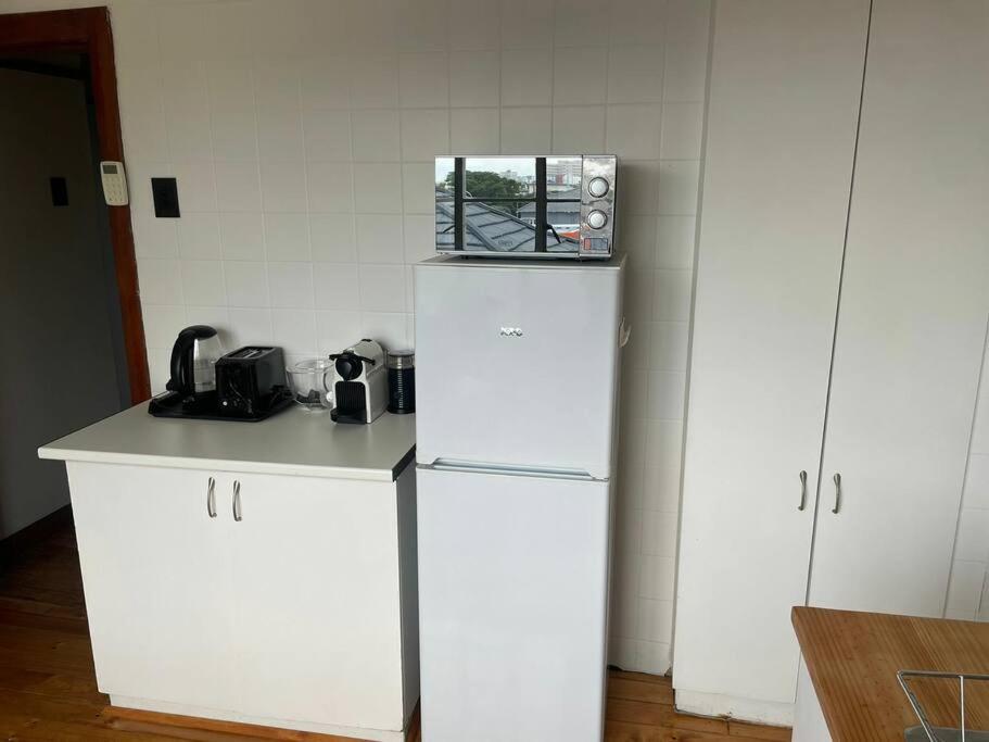 Clarendon Bright Apartment view 5