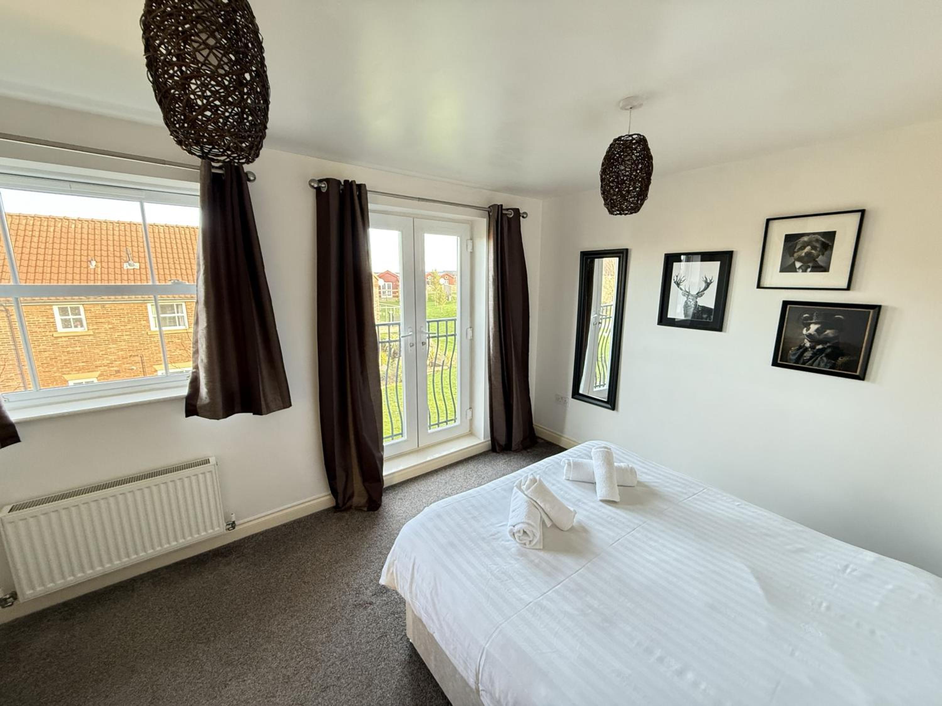 Meadowside Apartment - Part of the The Bay Filey Holiday Village with pool, gym and direct beach access, pub, restaurant, tennis and meadows walks