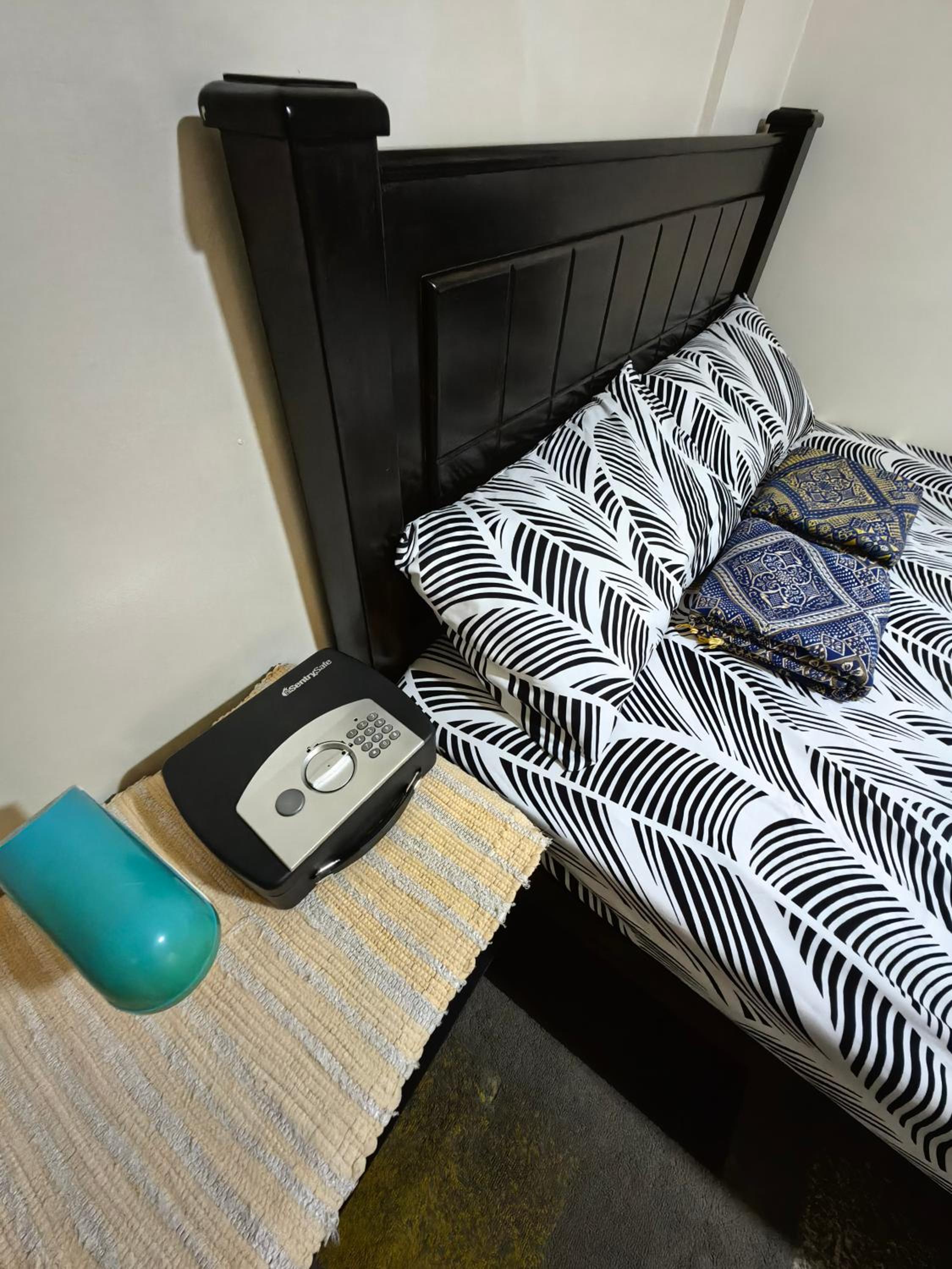 Cozy Small Resthouse own parking Wi-Fi