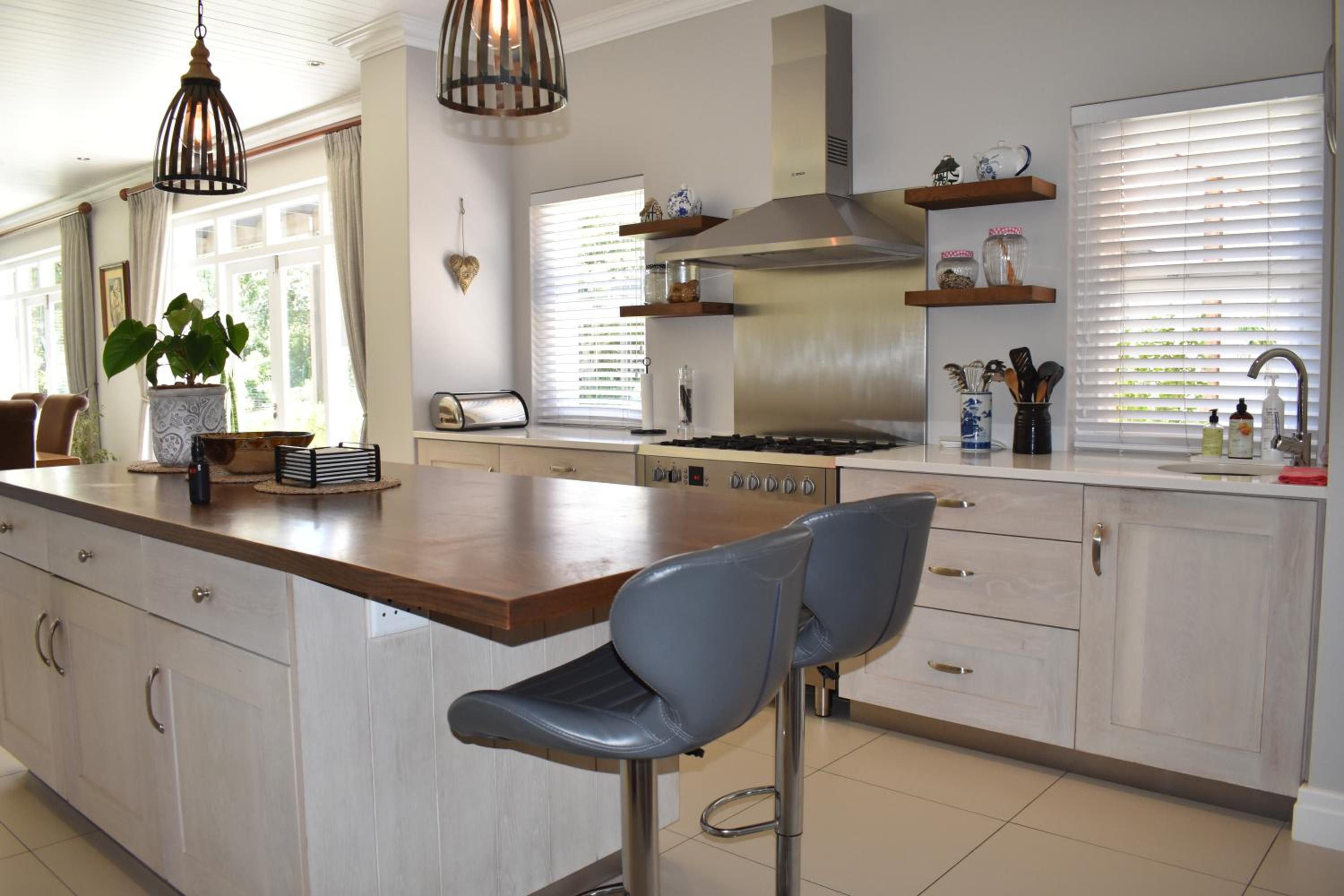 Mountain view home in exclusive security estate, Hout Bay, Cape Town view 5