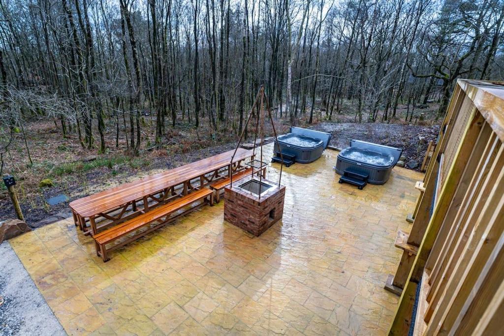 Beresford, woodland lodge, sauna, hot tubs & games for 18 view 3