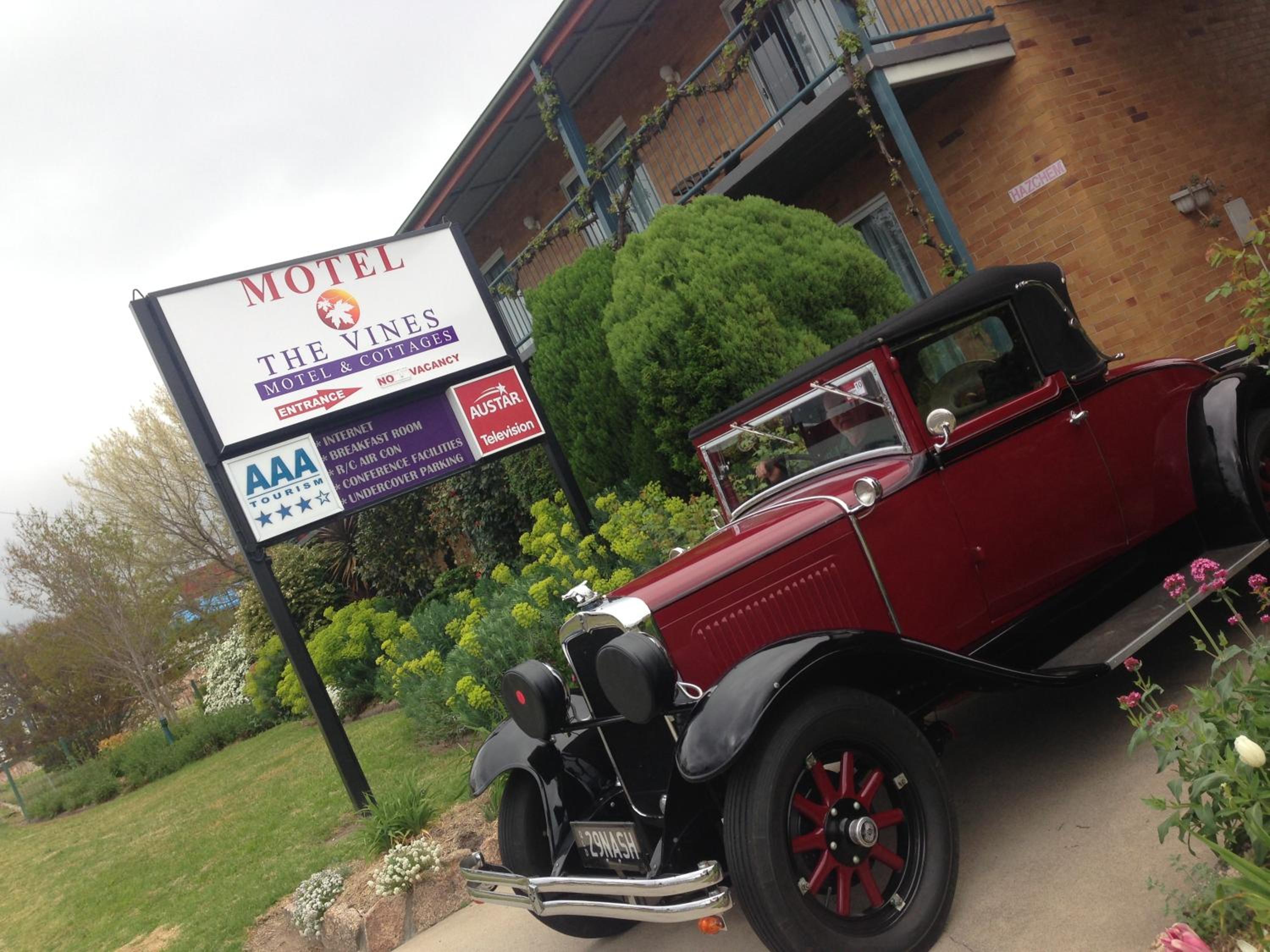 The Vines Motel & Cottages