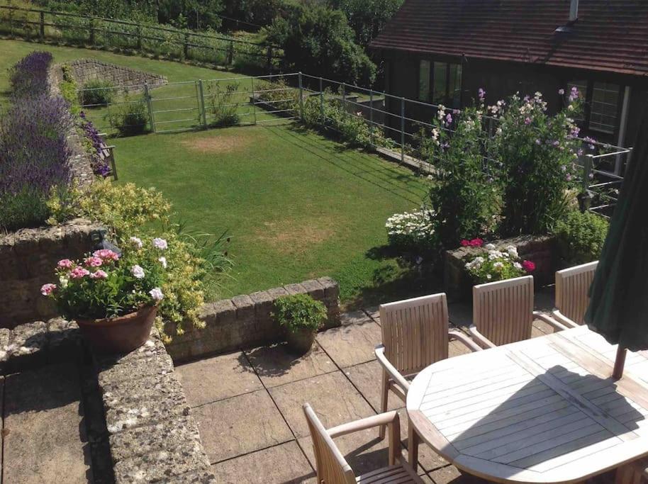 The Chairman's Retreat in The Cotswolds - Space To Relax in the Countryside view 2