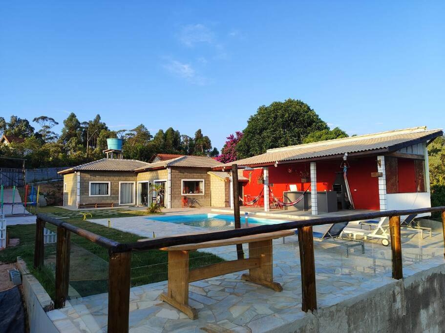 Férias com Piscina e Diversão, Reserve a Chácara Delira!