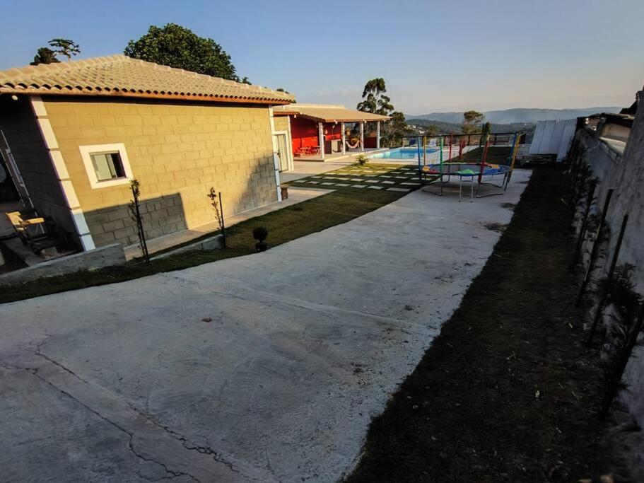 Férias com Piscina e Diversão, Reserve a Chácara Delira!
