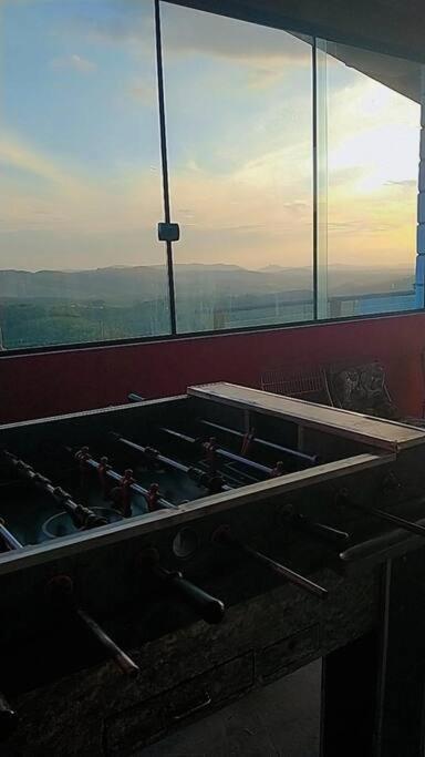 Férias com Piscina e Diversão, Reserve a Chácara Delira!