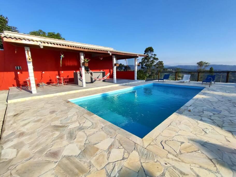 Férias com Piscina e Diversão, Reserve a Chácara Delira!