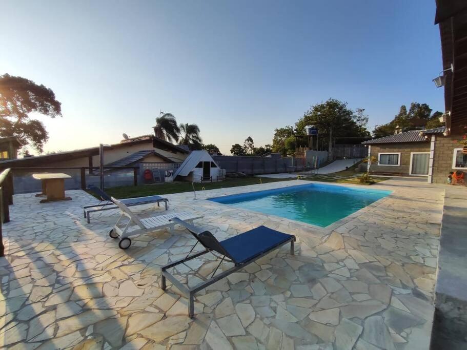 Férias com Piscina e Diversão, Reserve a Chácara Delira!