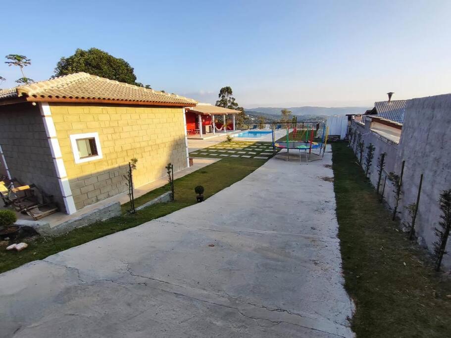 Férias com Piscina e Diversão, Reserve a Chácara Delira!