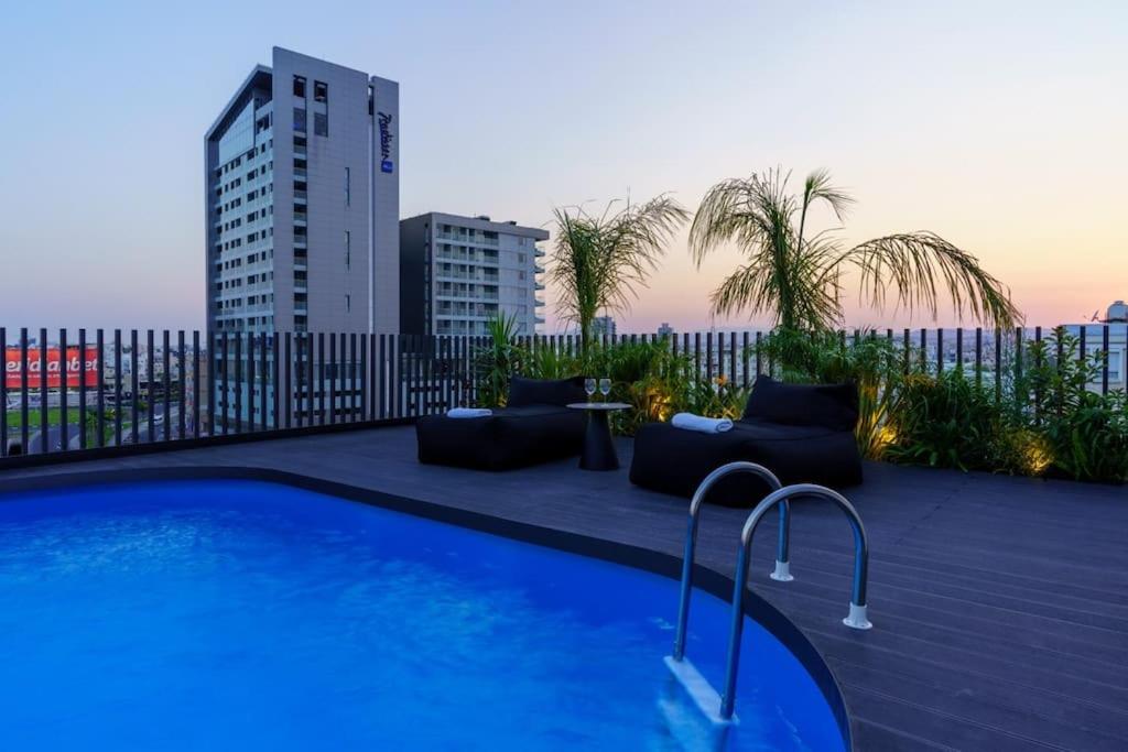 The Penthouse - 3BR Seaview with Private Pool in Larnaca