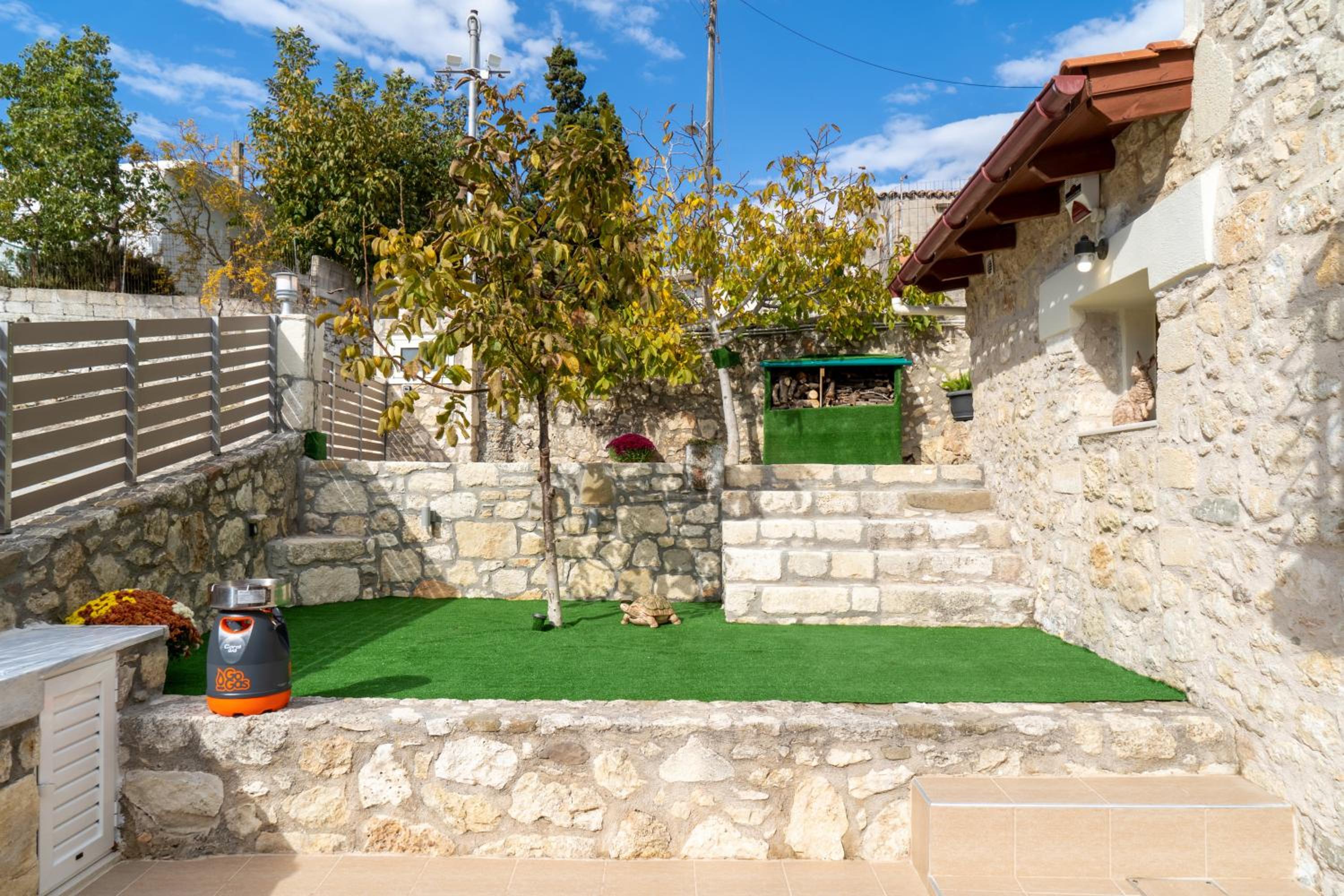 Mareu Stonehouse