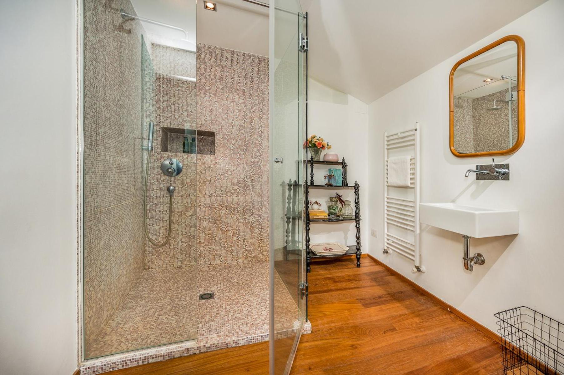 LINERA 10, Emma Villas view 5