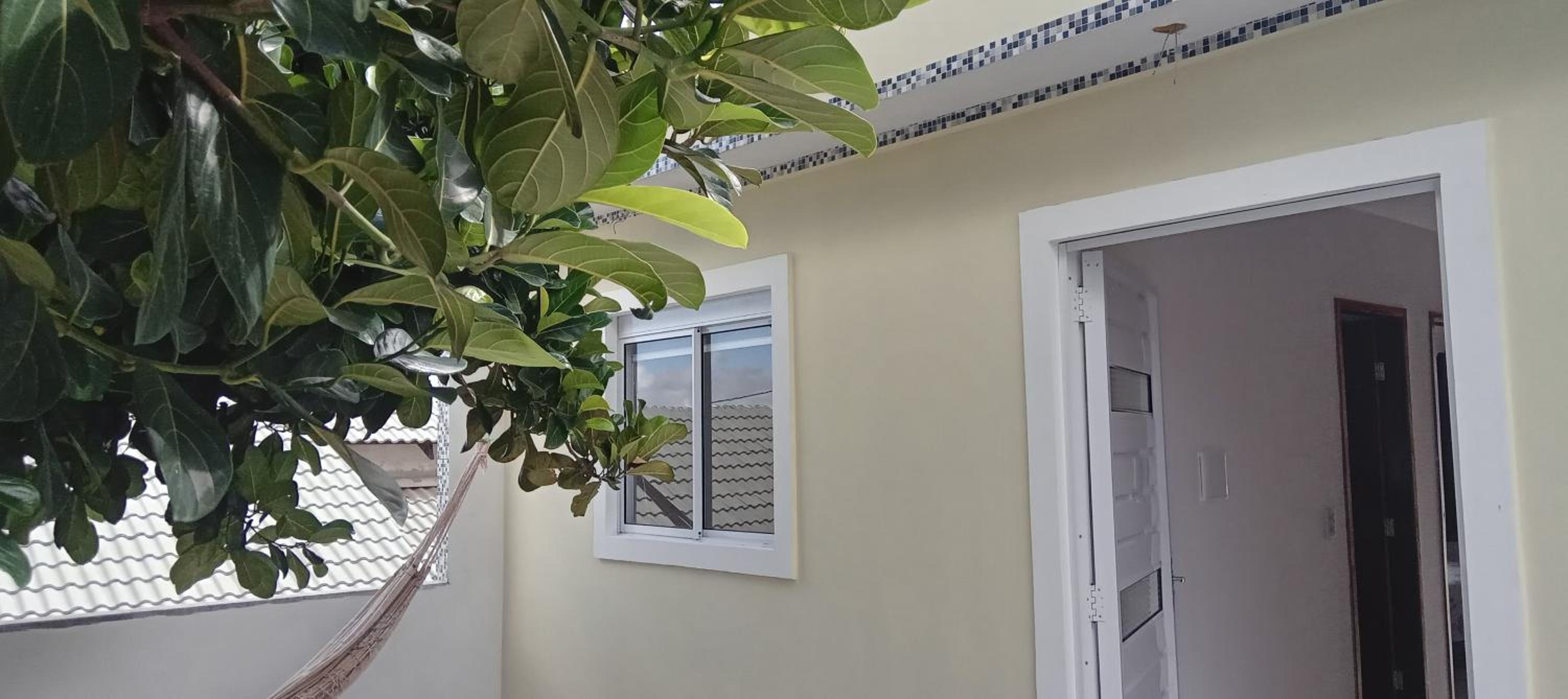 Casa ideal 6 quatros sendo 4 suítes 2 km do centro