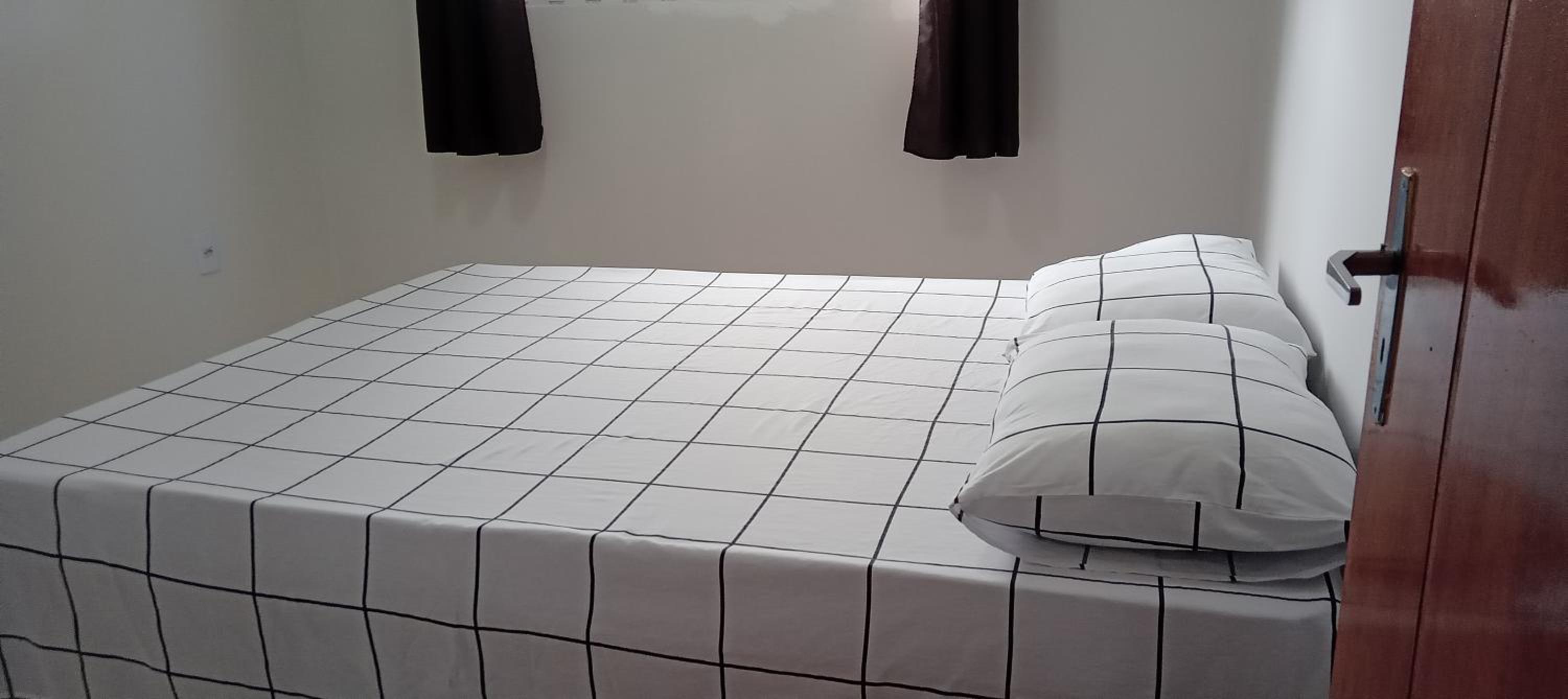 Casa ideal 6 quatros sendo 4 suítes 2 km do centro