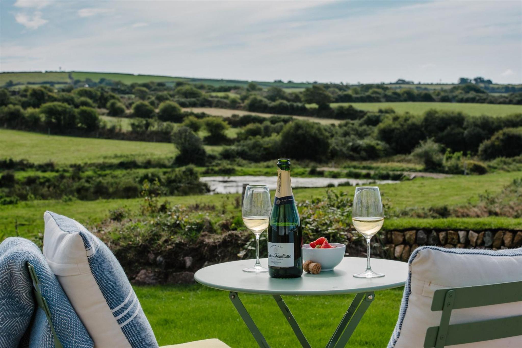 Hotel Shepherds Hut At Chenhall Farm