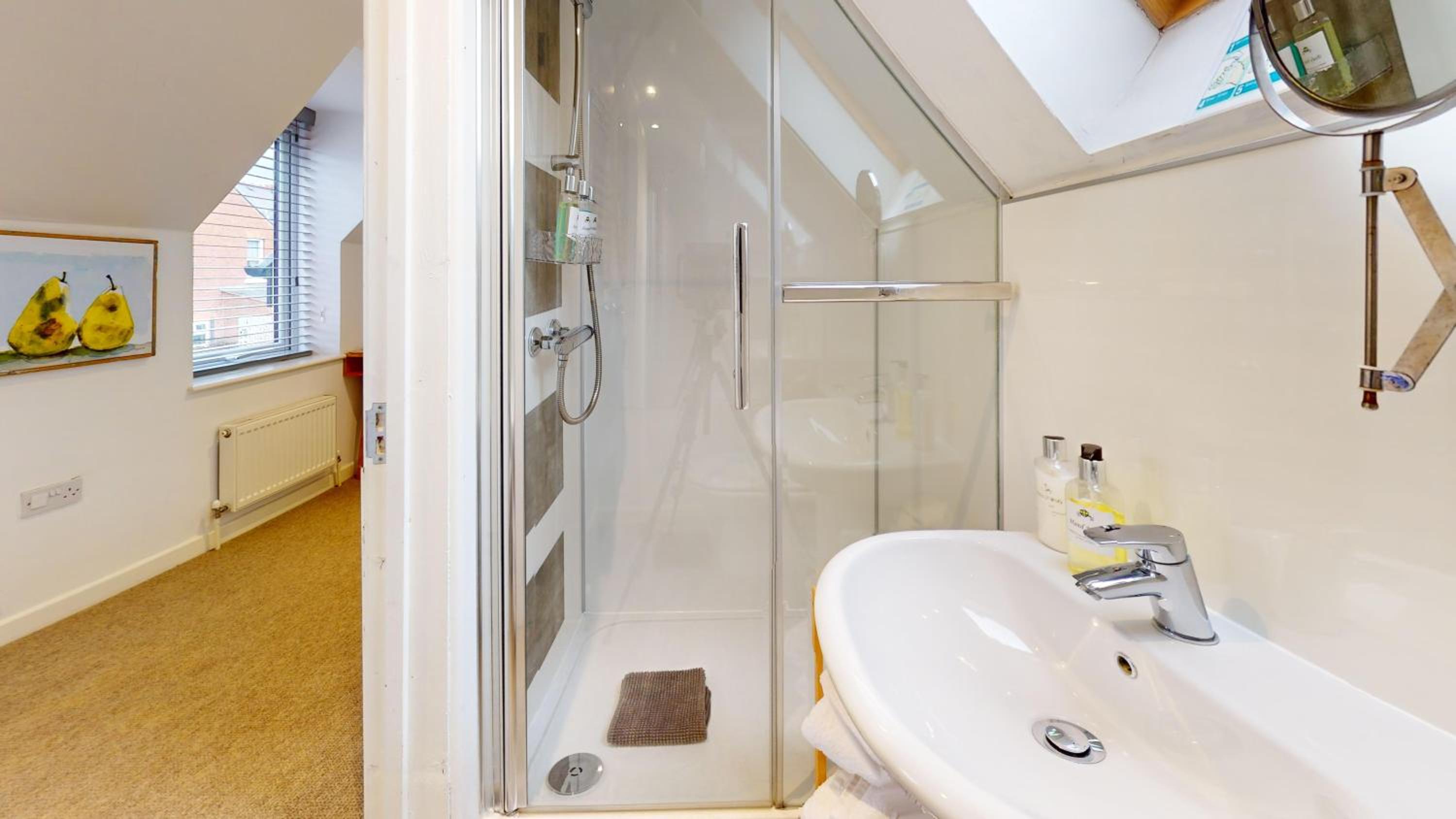 Gloucester Vacations - Beautiful Coach House - Property Image 7