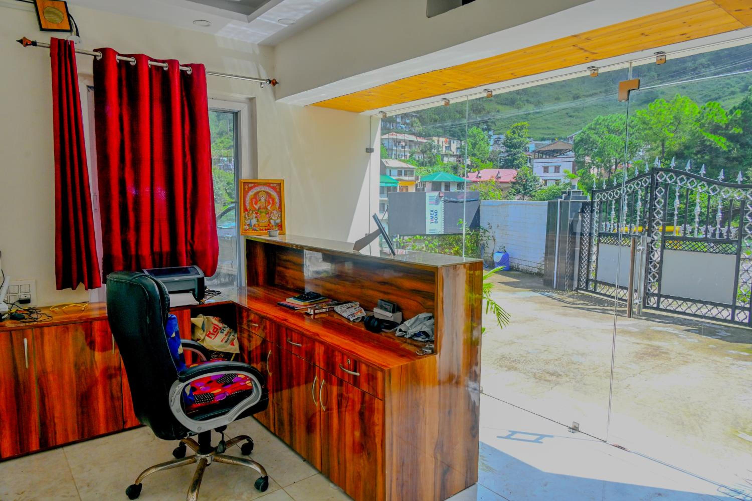 Kasauli Bhoom heera Lodge view 3