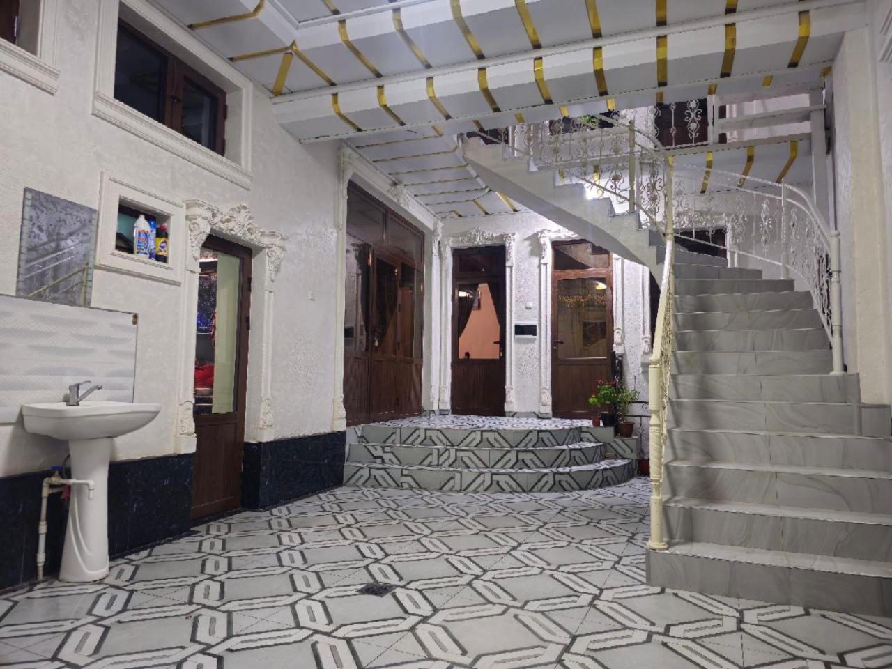 Mironshox Guest House