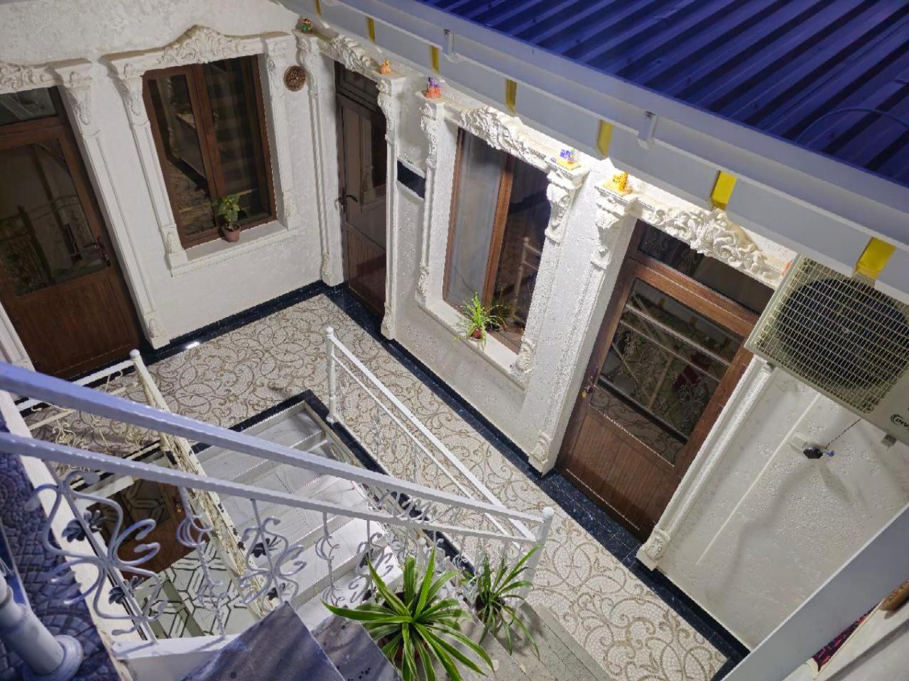 Mironshox Guest House