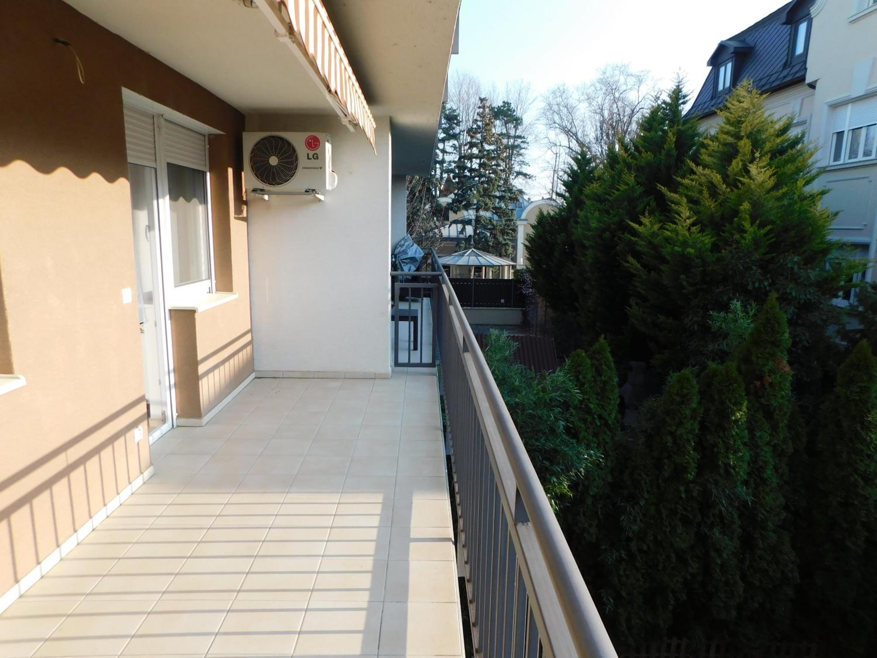 Kohl Wellness Apartman view 5