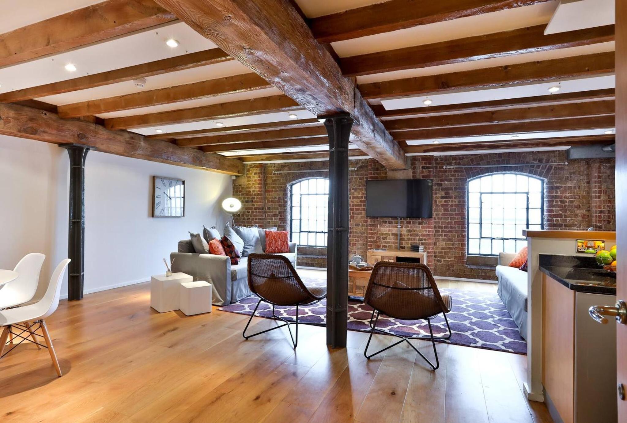 Wild Roses Serviced Apartments - ExCel Warehouse 1