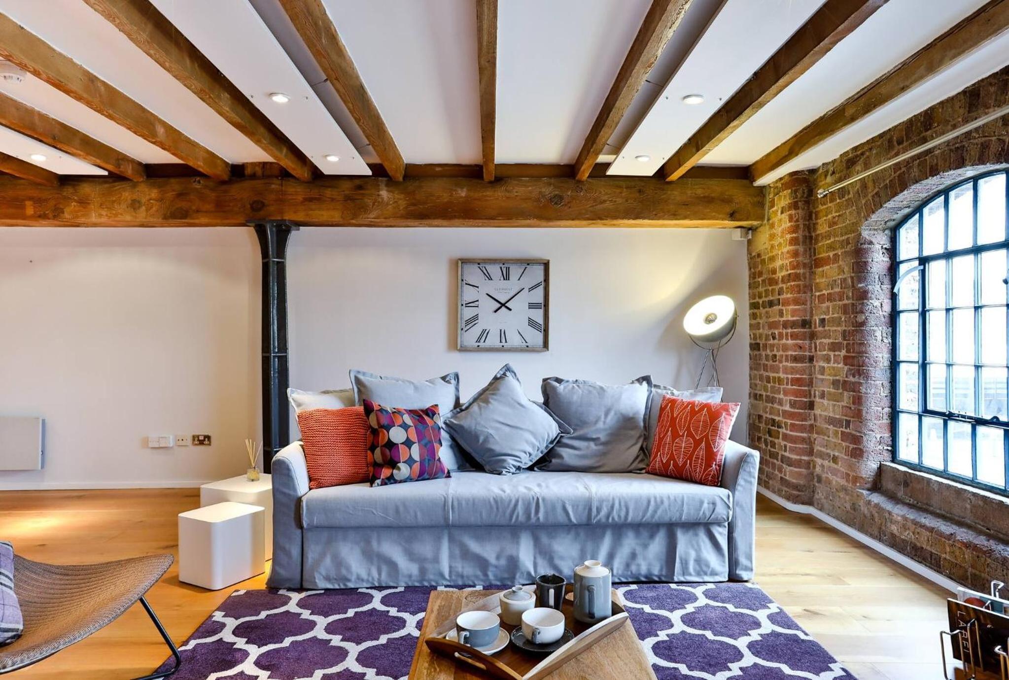 Wild Roses Serviced Apartments - ExCel Warehouse 1