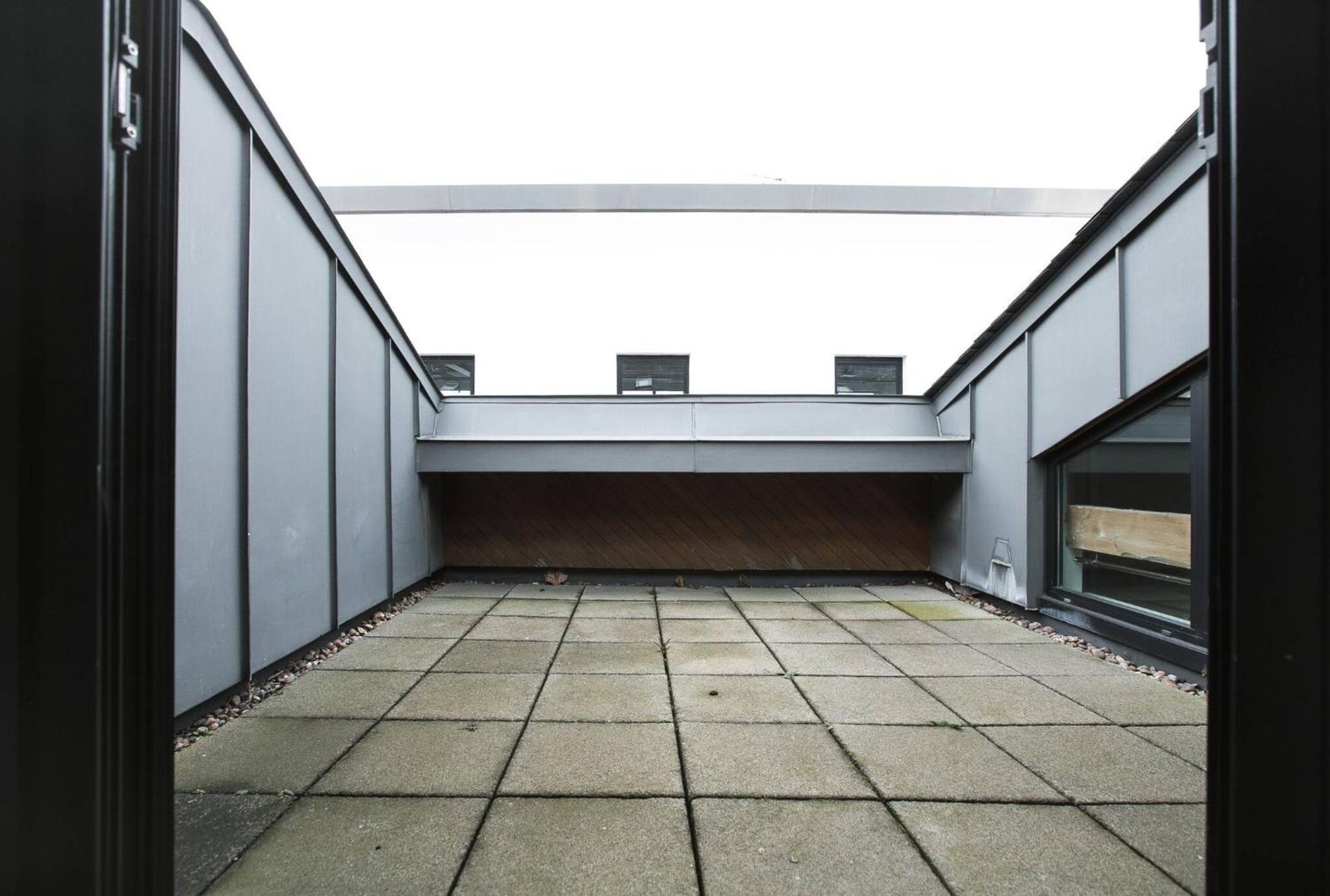 Wild Roses Serviced Apartments - ExCel Warehouse 1