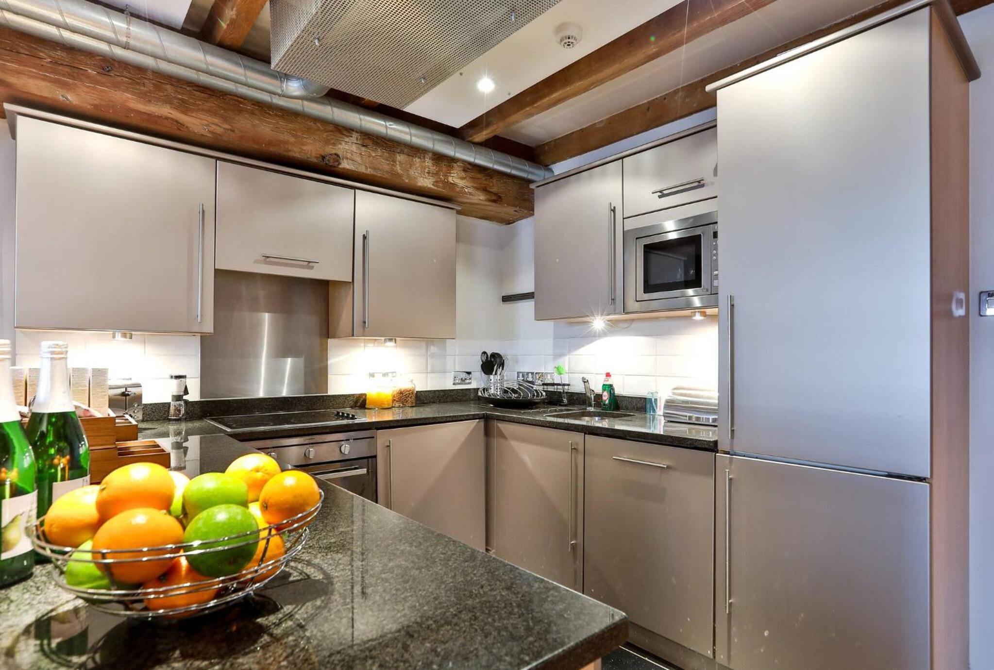 Wild Roses Serviced Apartments - ExCel Warehouse 1