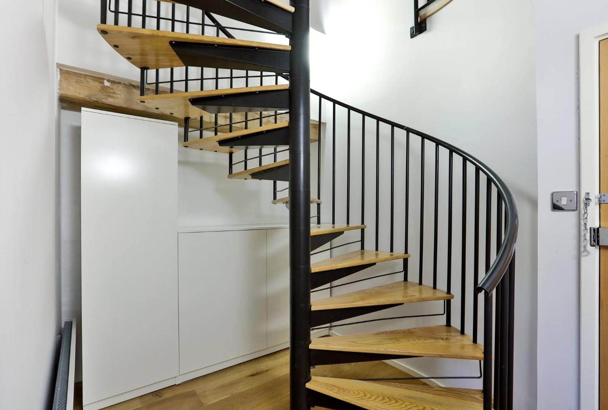 Wild Roses Serviced Apartments - ExCel Warehouse 1