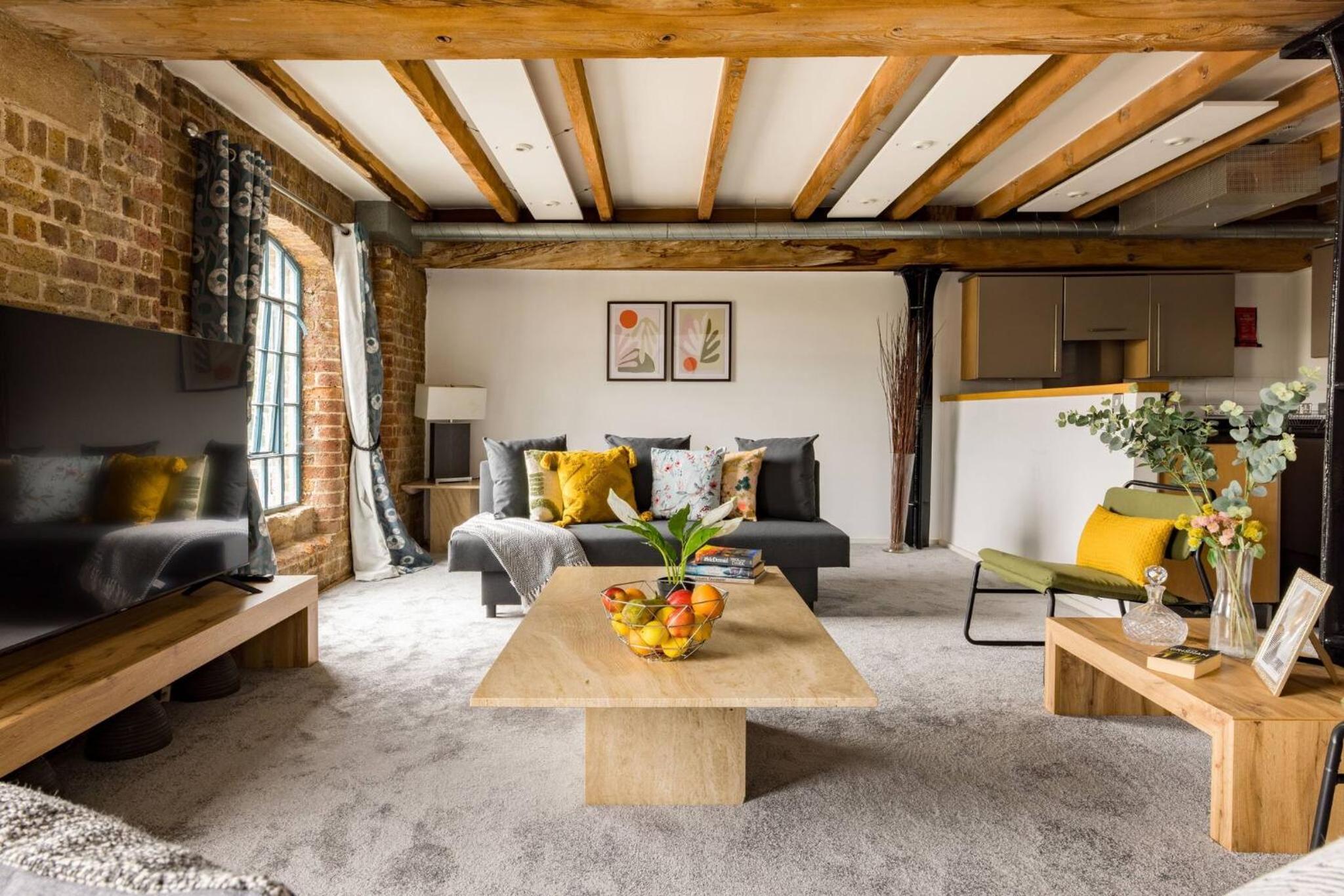 Wild Roses Serviced Apartments - ExCel Warehouse 2