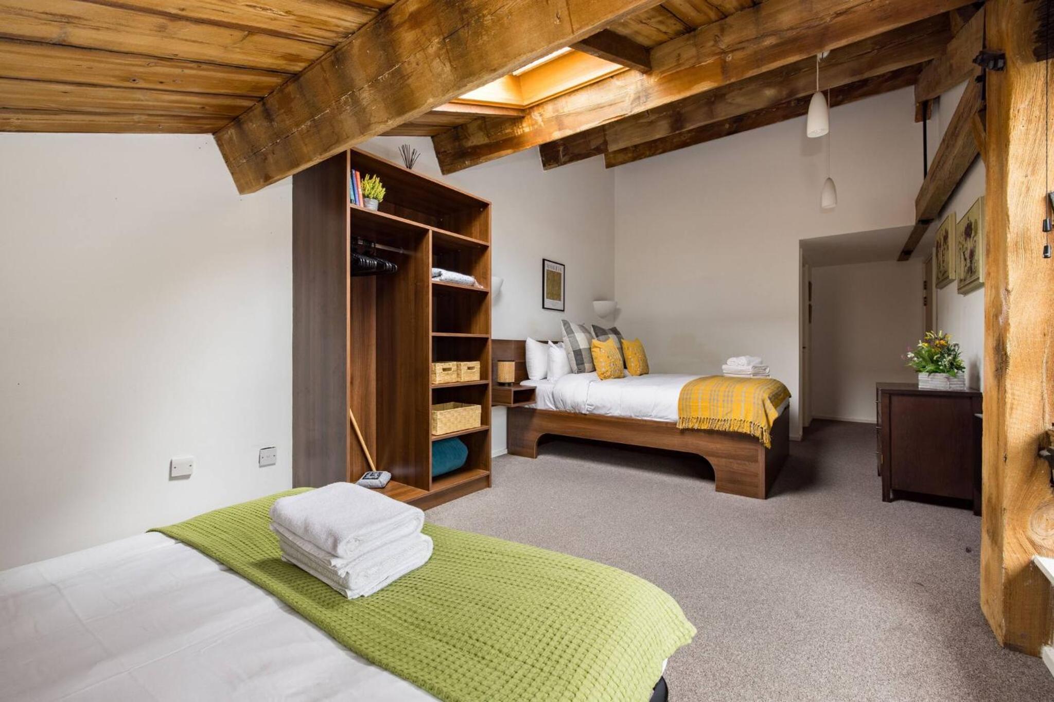 Wild Roses Serviced Apartments - ExCel Warehouse 2