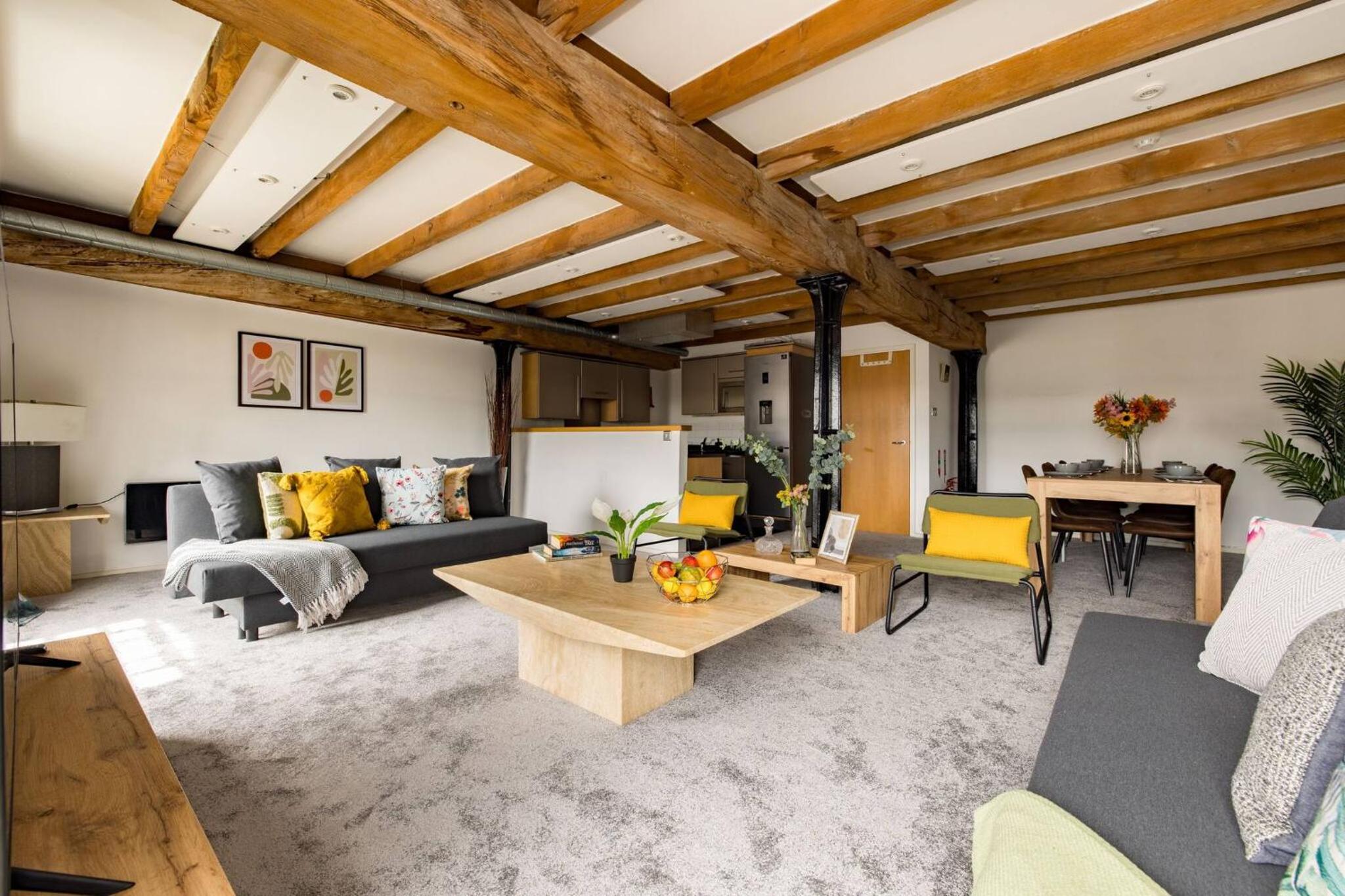Wild Roses Serviced Apartments - ExCel Warehouse 2