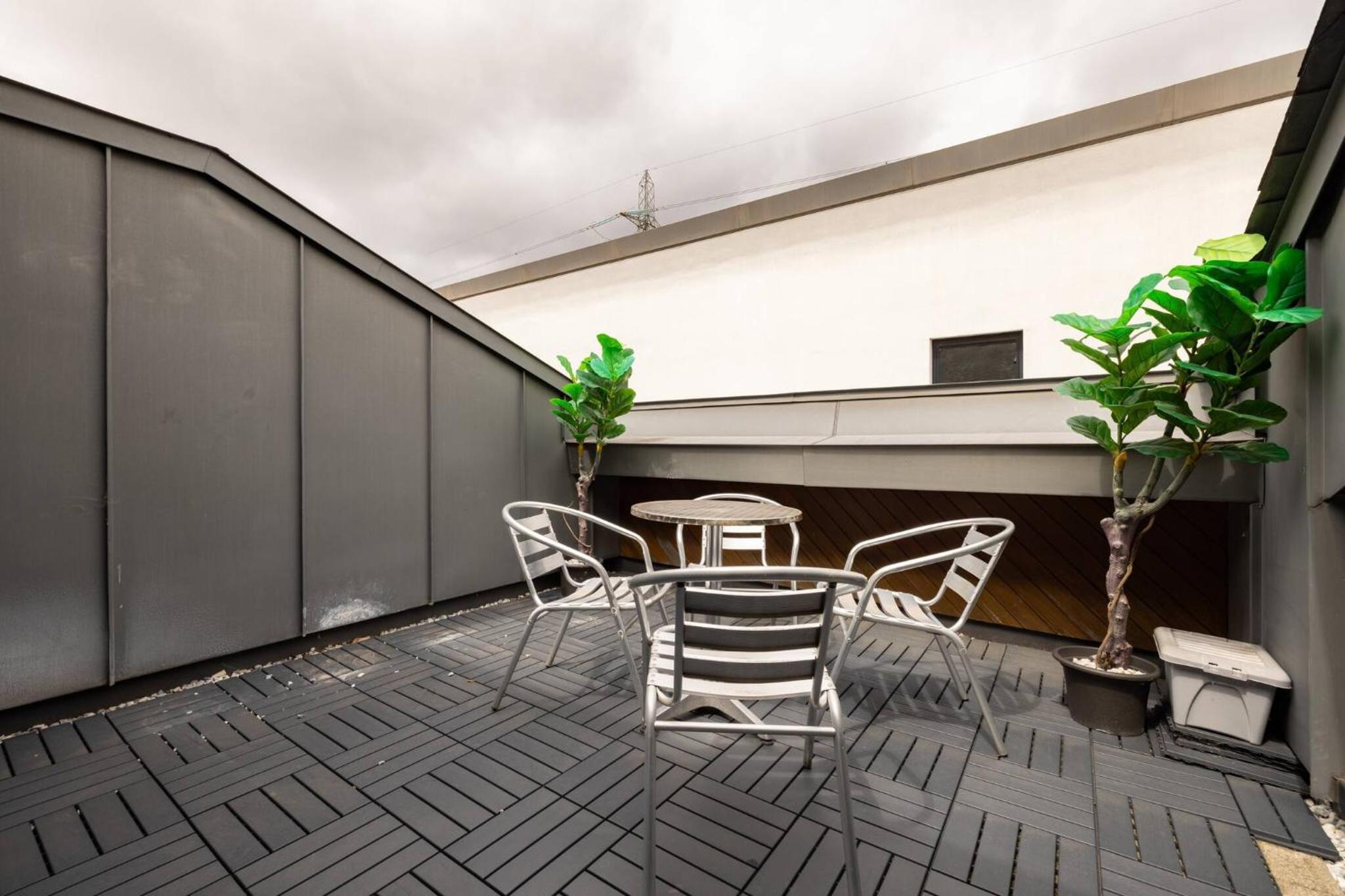 Wild Roses Serviced Apartments - ExCel Warehouse 2